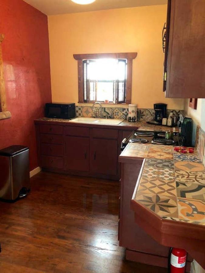 مبيت وإفطار البيني El Viejo Adobe - Across From Sul Ross Campus المظهر الخارجي الصورة