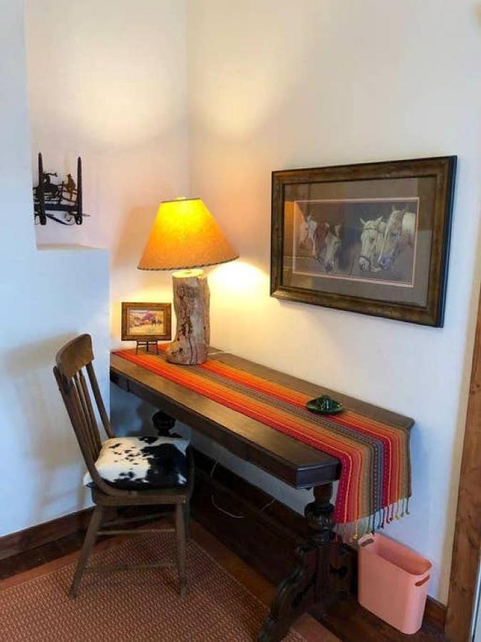 مبيت وإفطار البيني El Viejo Adobe - Across From Sul Ross Campus المظهر الخارجي الصورة